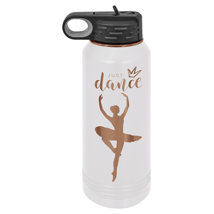 Botella de agua deportiva aislada en blanco con recubrimiento de polvo de acero inoxidable de 32 oz Polar Camel