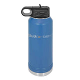Botella de agua personalizada de 32 oz con logotipo grabado con láser en acero inoxidable aislado